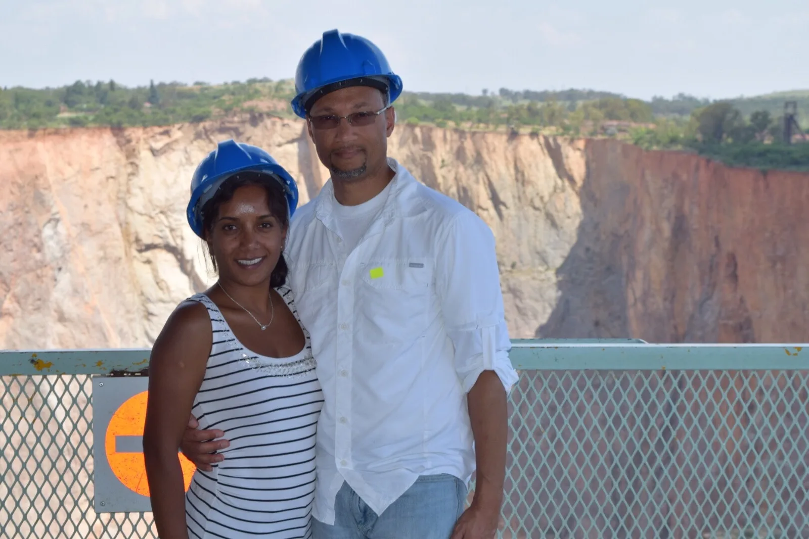 Hard hats at the rim of the Cullinan mine